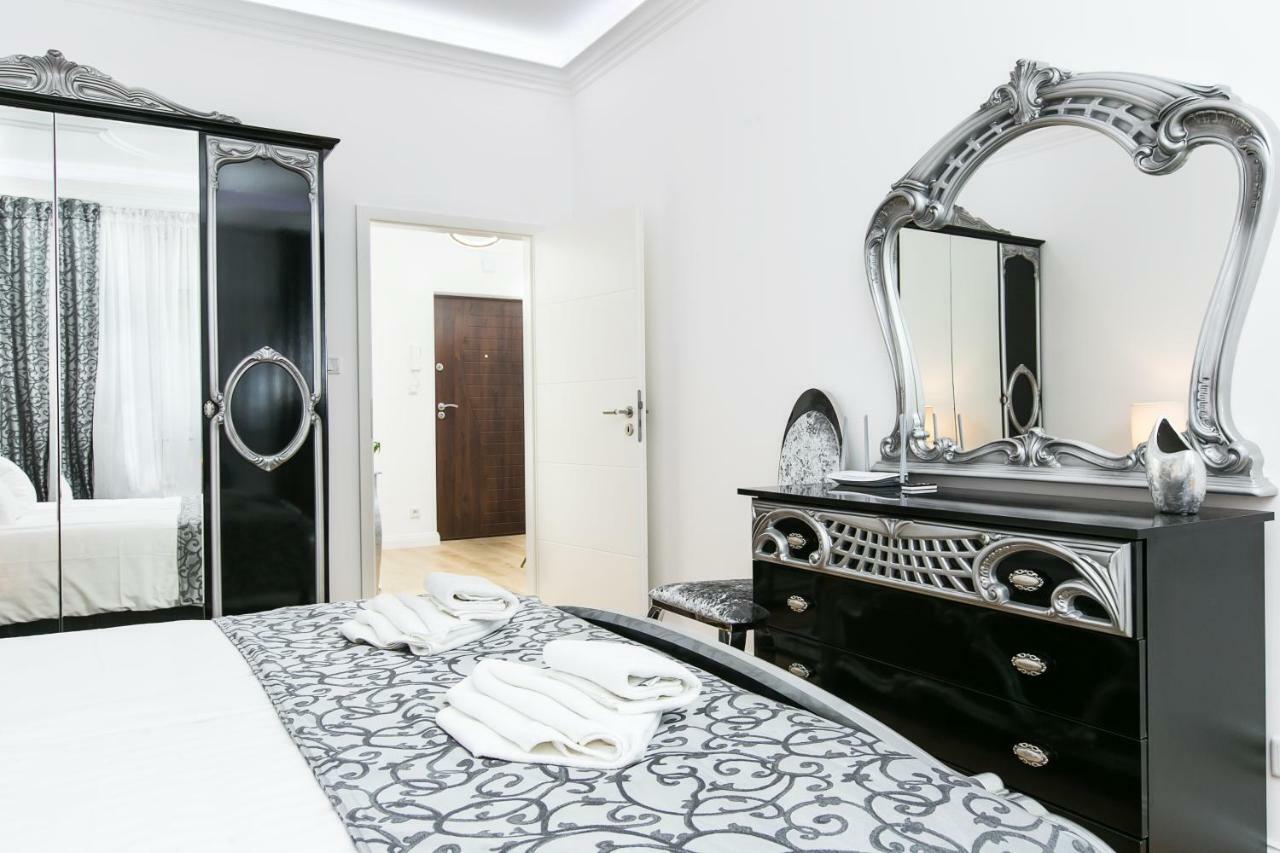 Old Town Cristal Apartment By Otium Краків Екстер'єр фото